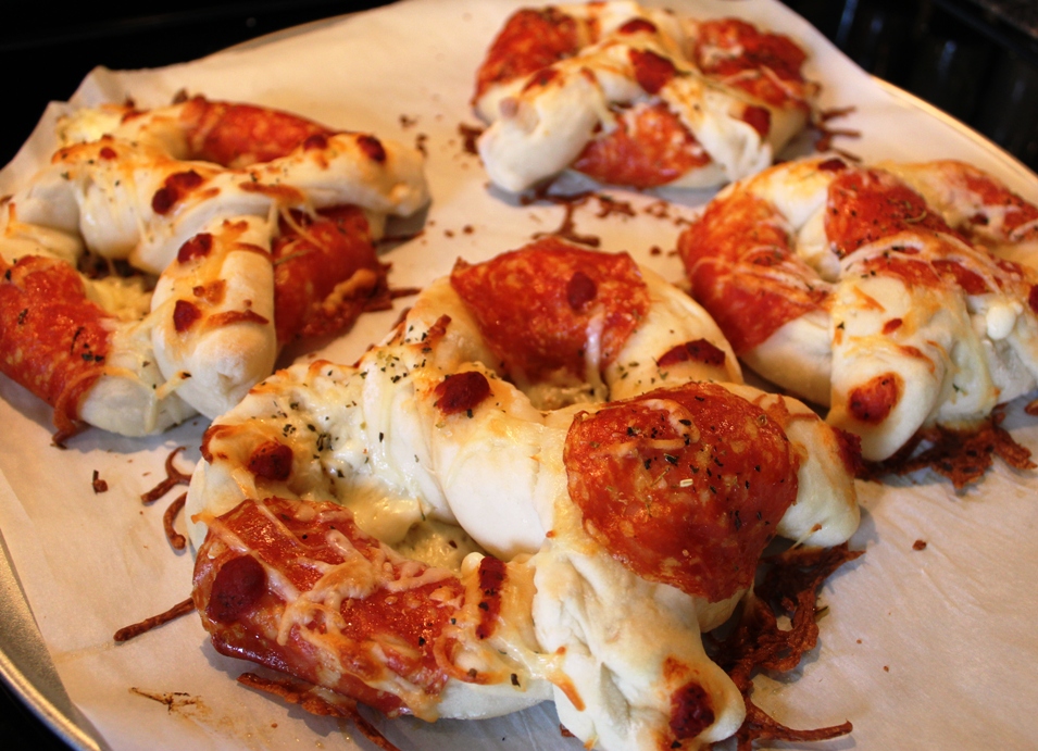 Stuffed Pizza Pretzels * Cookbook Hub Cookbook Hub